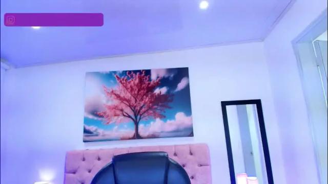 Image 6 of emma_monserratt Stream on Chaturbate on 12 days ago