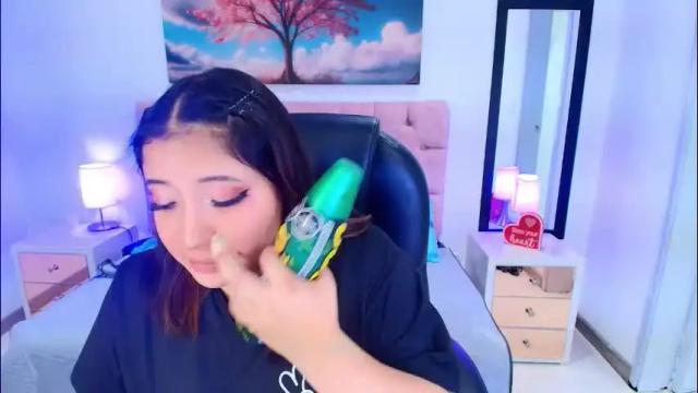 Image 7 of emma_monserratt Stream on Chaturbate on 12 days ago