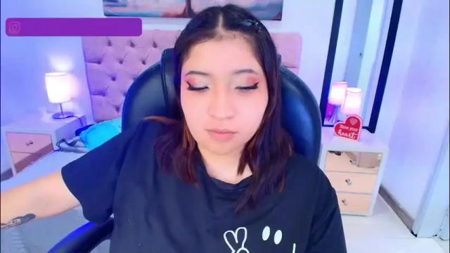 Image 8 of emma_monserratt Stream on Chaturbate on 12 days ago