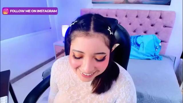 Image 10 of emma_monserratt Stream on Chaturbate on 11 days ago