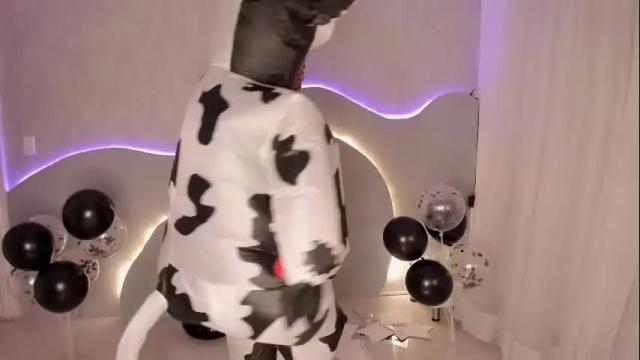 Image 2 of emma_morgann Stream on Chaturbate on 2 months ago