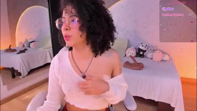 Image 4 of emma_nakamura Stream on Chaturbate on 1 month ago