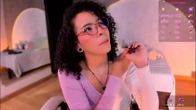 Image 3 of emma_nakamura Stream on Chaturbate on 1 month ago