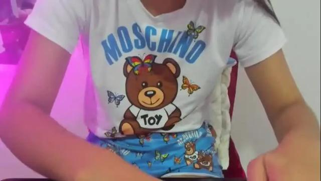 Image 2 of emma_natash Stream on Chaturbate on 5 months ago