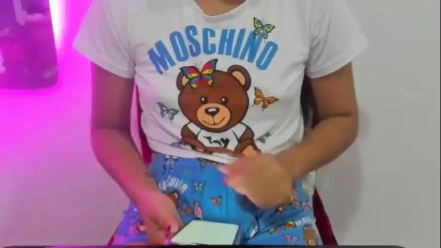 Image 3 of emma_natash Stream on Chaturbate on 5 months ago