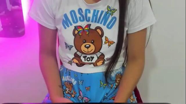 Image 4 of emma_natash Stream on Chaturbate on 5 months ago