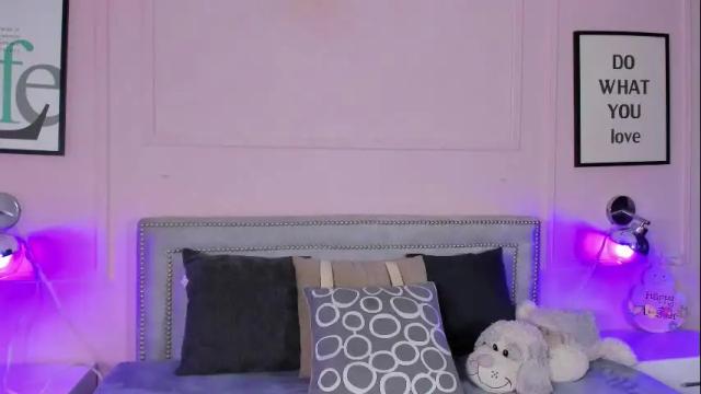 Image 2 of emma_payton Stream on Chaturbate on 2 months ago