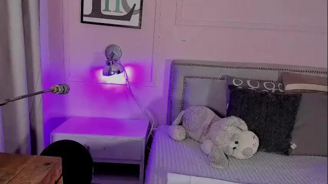 Image 2 of emma_payton Stream on Chaturbate on 2 months ago