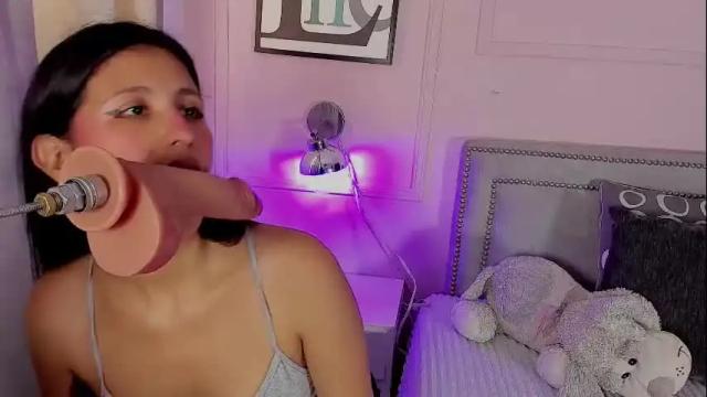 Image 7 of emma_payton Stream on Chaturbate on 2 months ago