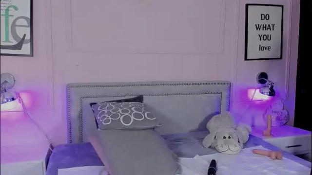 Image 3 of emma_payton Stream on Chaturbate on 2 months ago