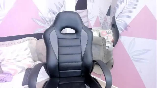 Image 4 of emma_petite4u Stream on Chaturbate on 1 month ago