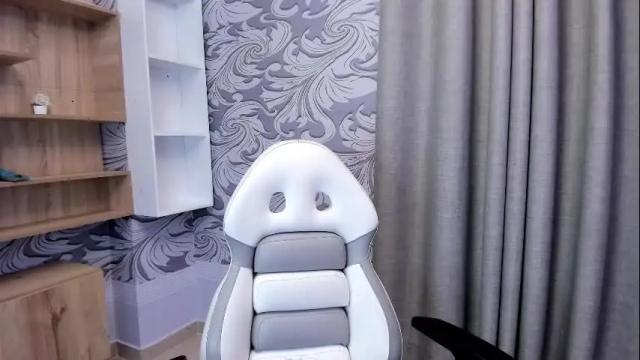 Image 4 of emma_petite4u Stream on Chaturbate on 9 days ago