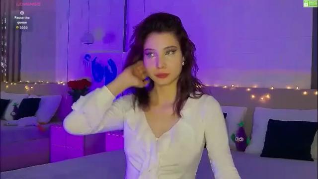 Image 2 of emma_plux Stream on Chaturbate on 1 month ago
