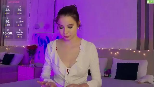 Image 3 of emma_plux Stream on Chaturbate on 1 month ago