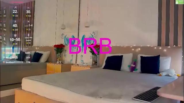 Image 2 of emma_plux Stream on Chaturbate on 1 month ago