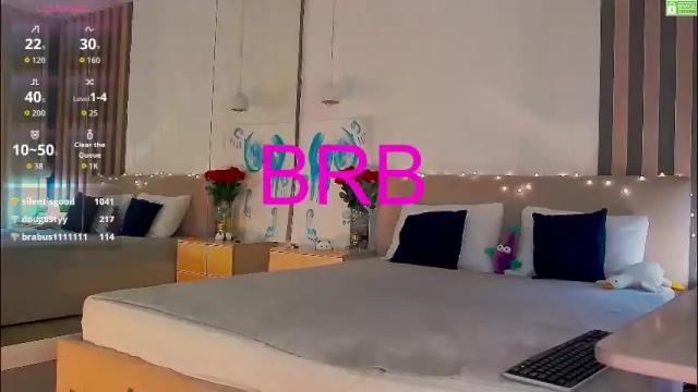 Image 6 of emma_plux Stream on Chaturbate on 1 month ago