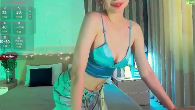 Image 6 of emma_plux Stream on Chaturbate on 1 month ago