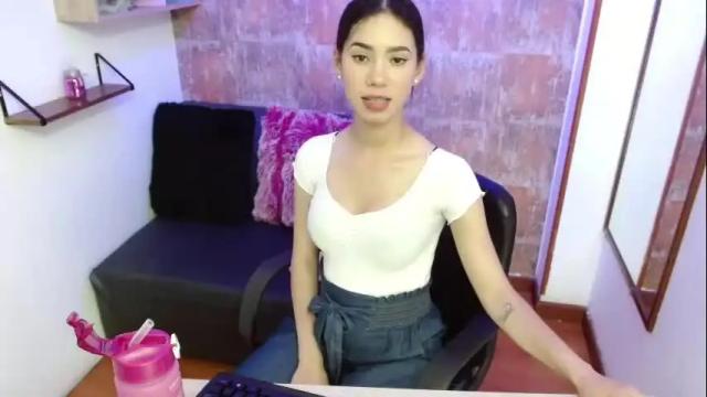 Image 6 of emma_ponce Stream on Chaturbate on 21 months ago