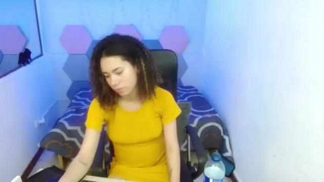 Image 2 of emma_ponce Stream on Chaturbate on 20 months ago