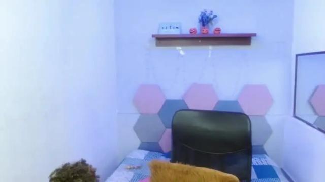 Image 10 of emma_ponce Stream on Chaturbate on 19 months ago