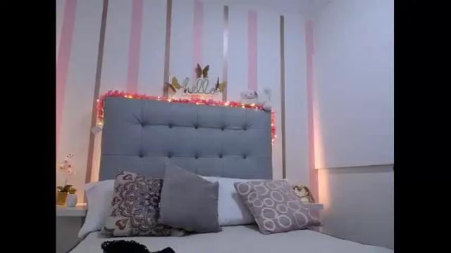 Image 7 of emma_queens1 Stream on Chaturbate on 18 months ago