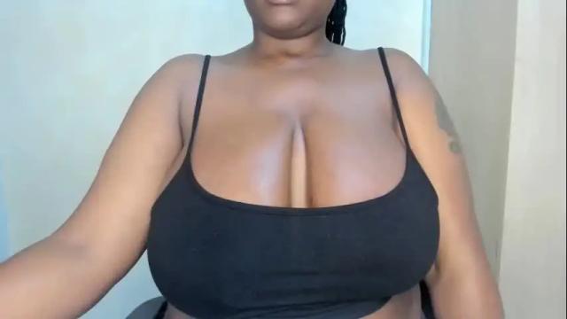 Image 8 of emma_remi Stream on Chaturbate on 2 months ago