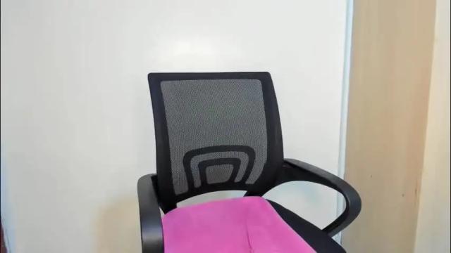 Image 7 of emma_remi Stream on Chaturbate on 3 months ago