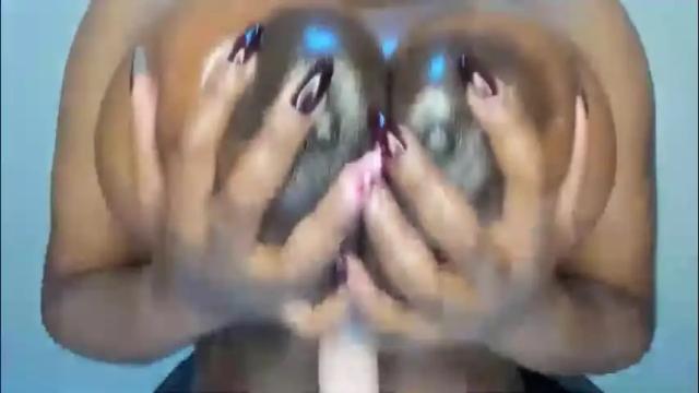 Image 6 of emma_remi Stream on Chaturbate on 1 month ago