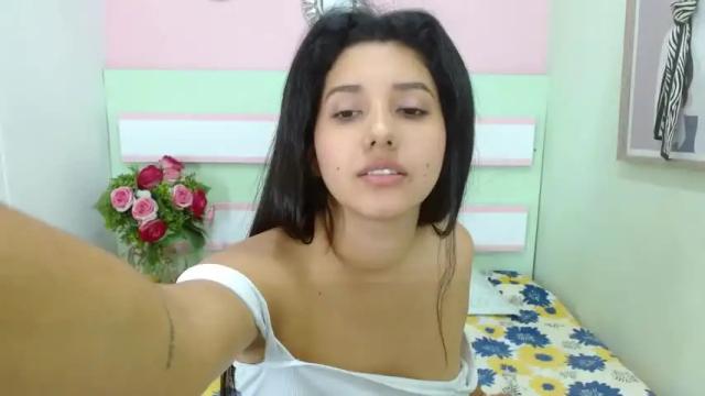 Image 7 of emma_riders Stream on Chaturbate on 15 months ago