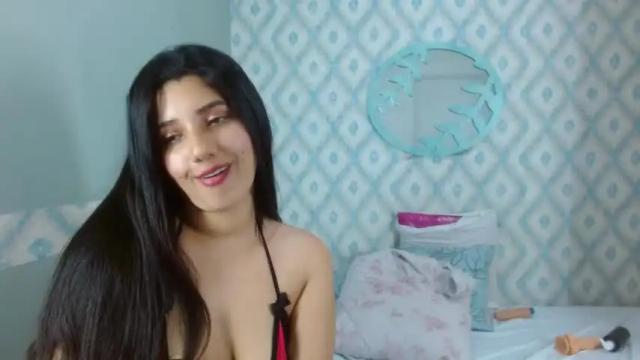 Image 2 of emma_riders Stream on Chaturbate on 14 months ago