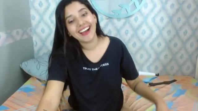 Image 3 of emma_riders Stream on Chaturbate on 13 months ago
