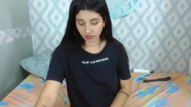 Image 7 of emma_riders Stream on Chaturbate on 13 months ago