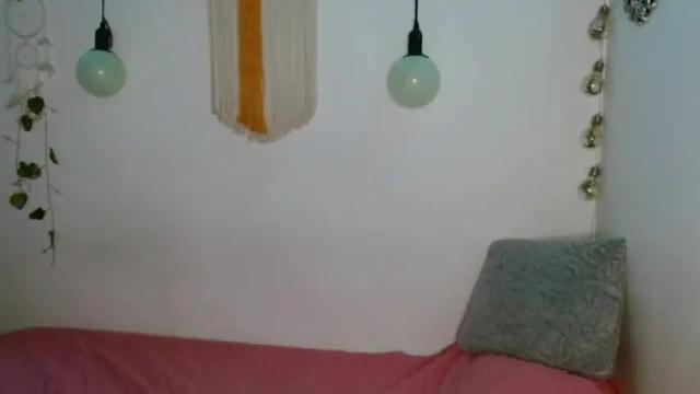 Image 10 of emma_rinaldi_ Stream on Chaturbate on 19 months ago