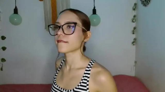 Image 2 of emma_rinaldi_ Stream on Chaturbate on 18 months ago