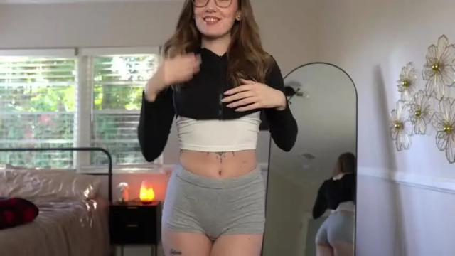 Image 8 of emma_ruby Stream on Chaturbate on 11 months ago