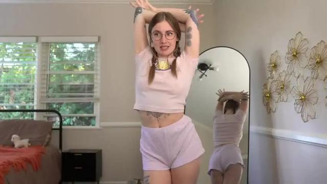 Image 3 of emma_ruby Stream on Chaturbate on 3 months ago