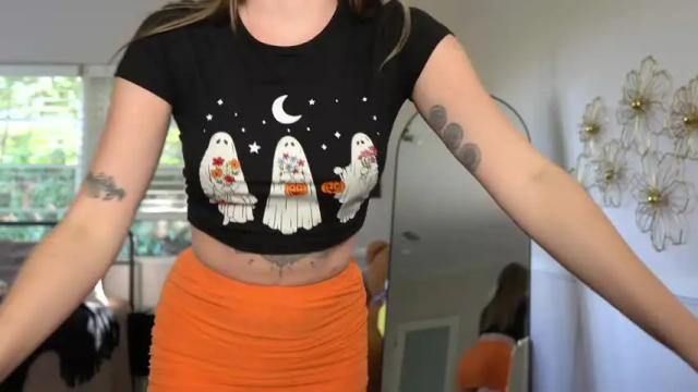 Image 2 of emma_ruby Stream on Chaturbate on 2 months ago