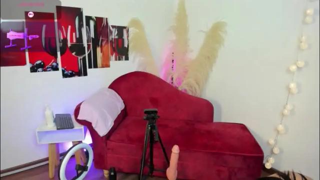 Image 11 of emma_s3xxy Stream on Chaturbate on 10 days ago