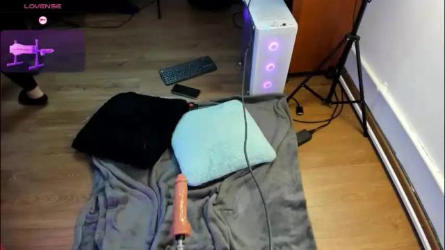 Image 4 of emma_s3xxy Stream on Chaturbate on 1 day ago