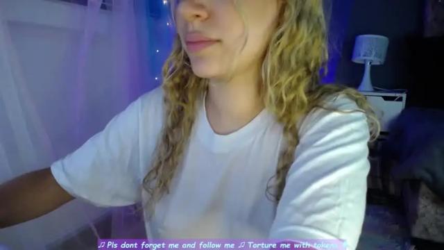 Image 6 of emma_su Stream on Chaturbate on 13 months ago