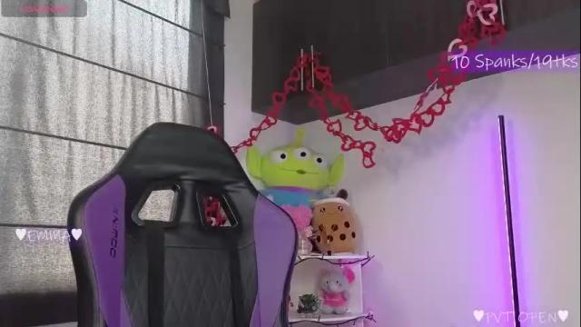 Image 7 of emma_su Stream on Chaturbate on 1 month ago