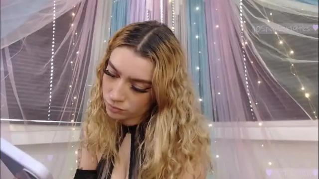 Image 4 of emma_su Stream on Chaturbate on 1 month ago