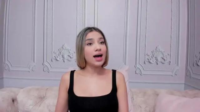 Image 6 of emma_torres18 Stream on Chaturbate on 17 months ago
