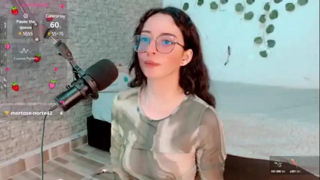 Image 3 of emma_unu Stream on Chaturbate on 1 month ago