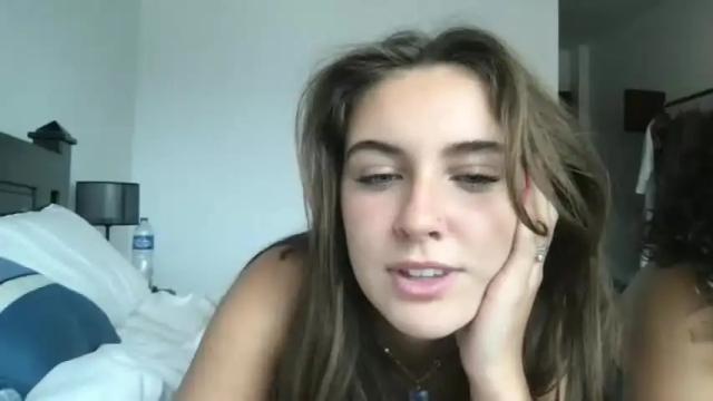 Image 2 of emma_walkerx Stream on Chaturbate on 15 months ago
