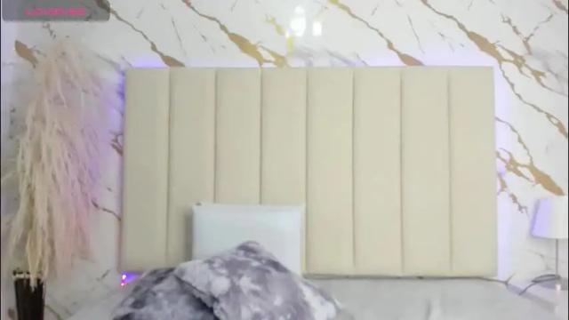 Image 3 of emma_whitee_ Stream on Chaturbate on 1 month ago