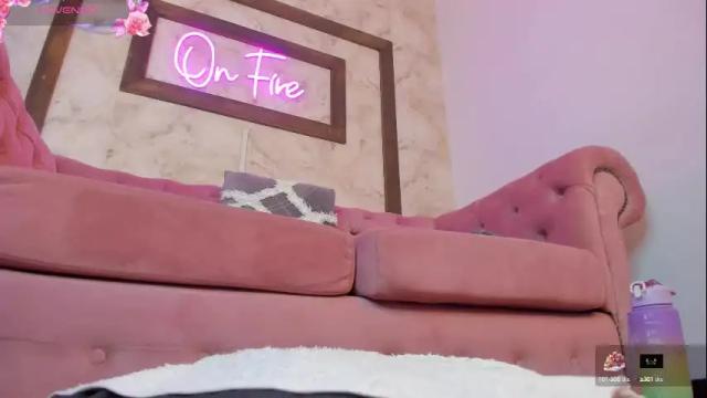 Image 10 of emmaa_adams Stream on Chaturbate on 19 days ago