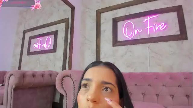 Image 6 of emmaa_adams Stream on Chaturbate on 13 days ago