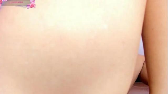 Image 10 of emmaa_adams Stream on Chaturbate on 5 months ago