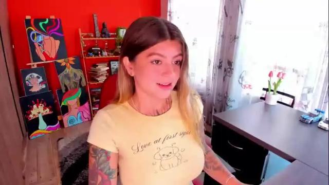 Image 3 of emmaa_hostt Stream on Chaturbate on 6 months ago